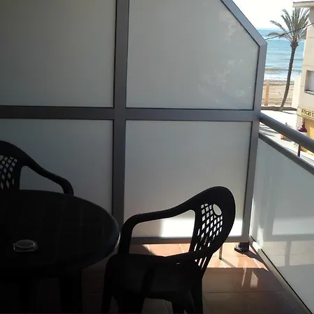Hostal Cubelles-3